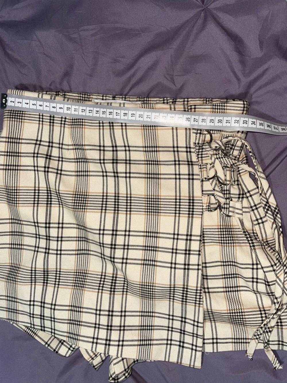 Bershka Cream Plaid Asymmetric Mini Skort with Side Lace-Up Detail - Picture 4 of 10